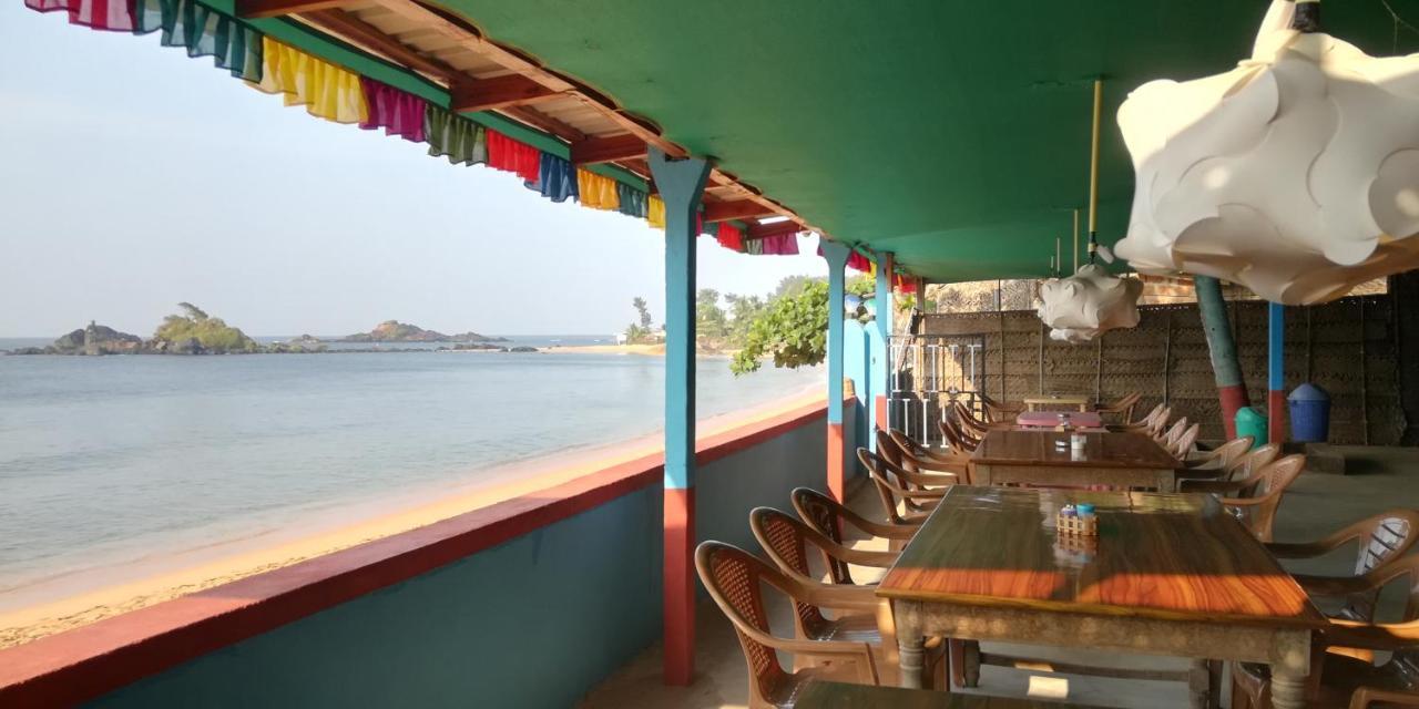 Moksha Cafe Hotel Gokarna  Exterior photo
